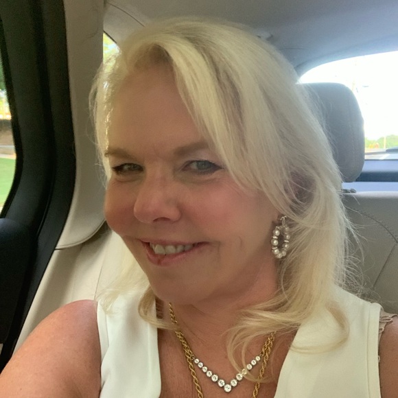 Meet your Posher, Nancy - Picture 2 of 2